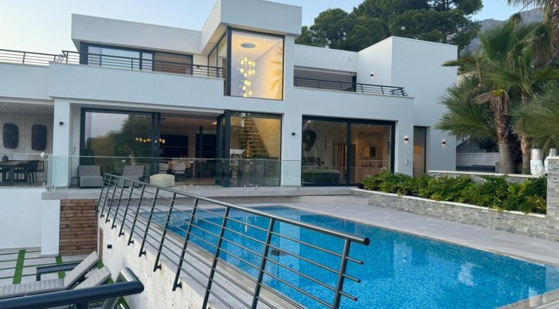 Aannemer Costa Blanca - Nieuwbouw Altea Avenida Denia zwembad